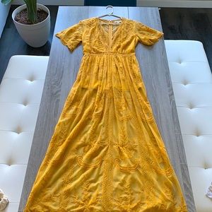 Honey Punch yellow boho lace dress!